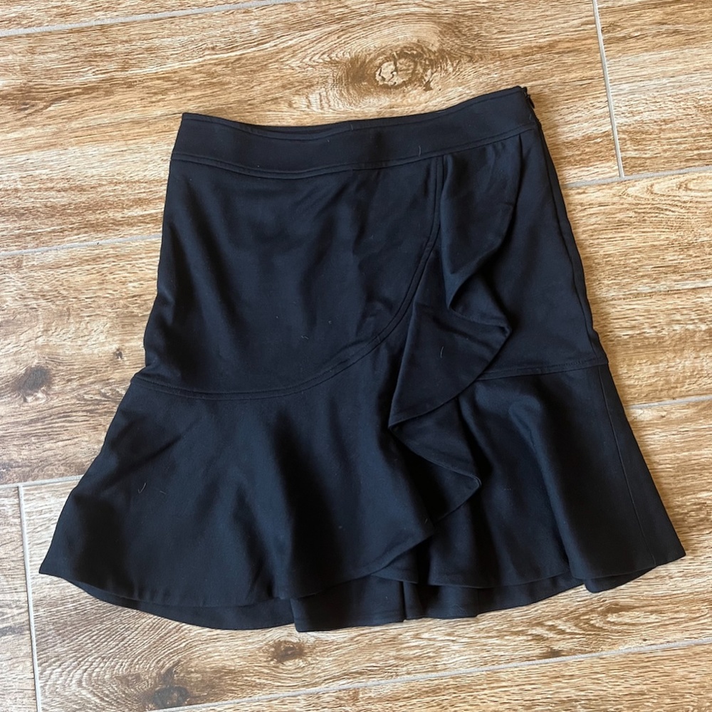 White House Black Market Skirt with Ruffle Size 0